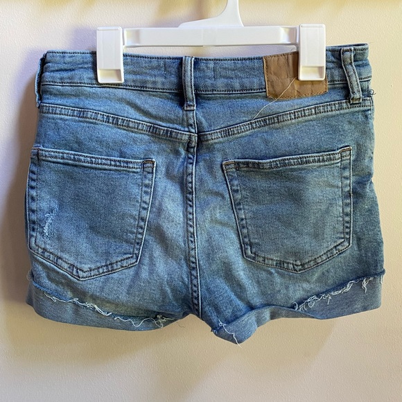 H&M size 4 blue jean shorts - Picture 2 of 3